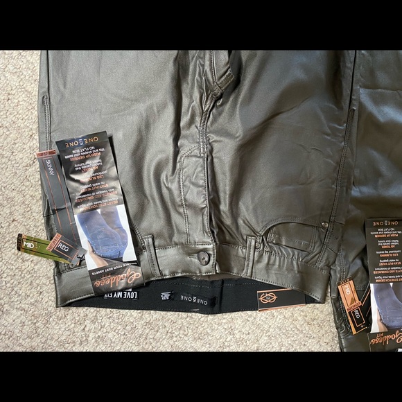NWT One 5 One size 16/33 Goddess fit skinny mid rise regular length faux leather - Picture 6 of 10
